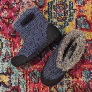 Bogs waterproof blue boots for youths